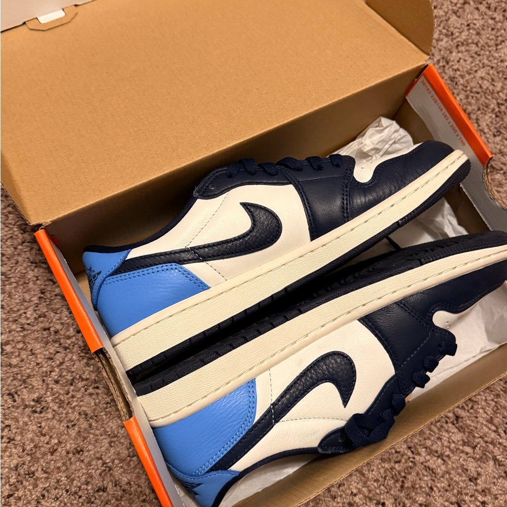 Nike Navy and Light Blue Low-Top Sneakers